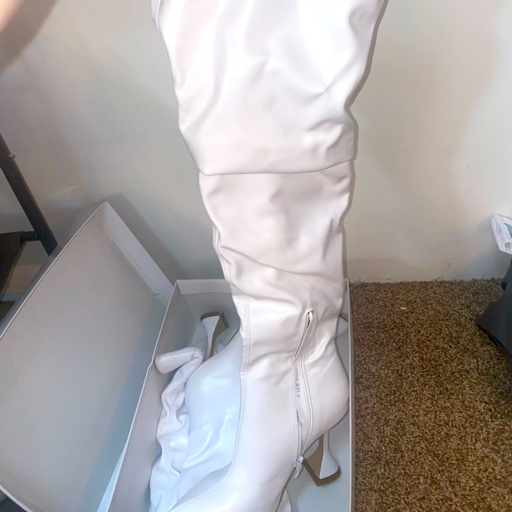 SIZE 7 SHEIN WHITE BOOTS 🌟